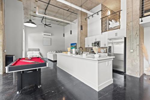 Luxury Loft Coastal Vibe — 4-Star Luxury Hotel in Dallas, United States
