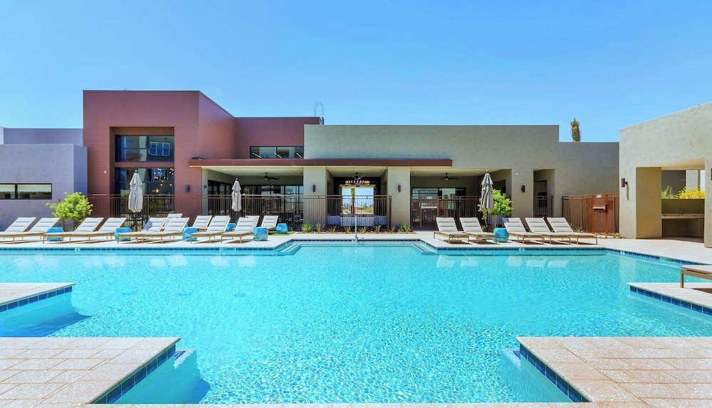 Landing Glendale Arrowhead — 4-Star Luxury Hotel in Glendale, United States