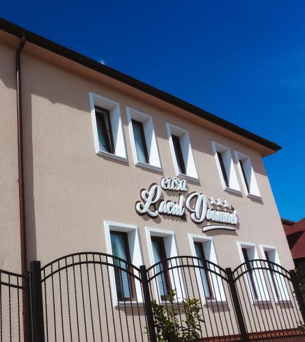 Casa Lacul Doamnei — 4-Star Luxury Hotel in Gura Suhasului, Romania