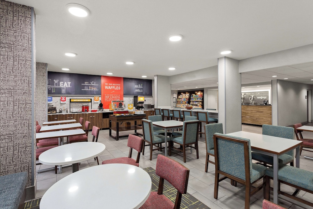 Hampton Inn Bridgeport Clarksburg - photo 35