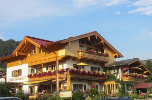 Ferienwohnungen Haus Neumaier — 4-Star Luxury Hotel in Reit Im Winkl, Germany