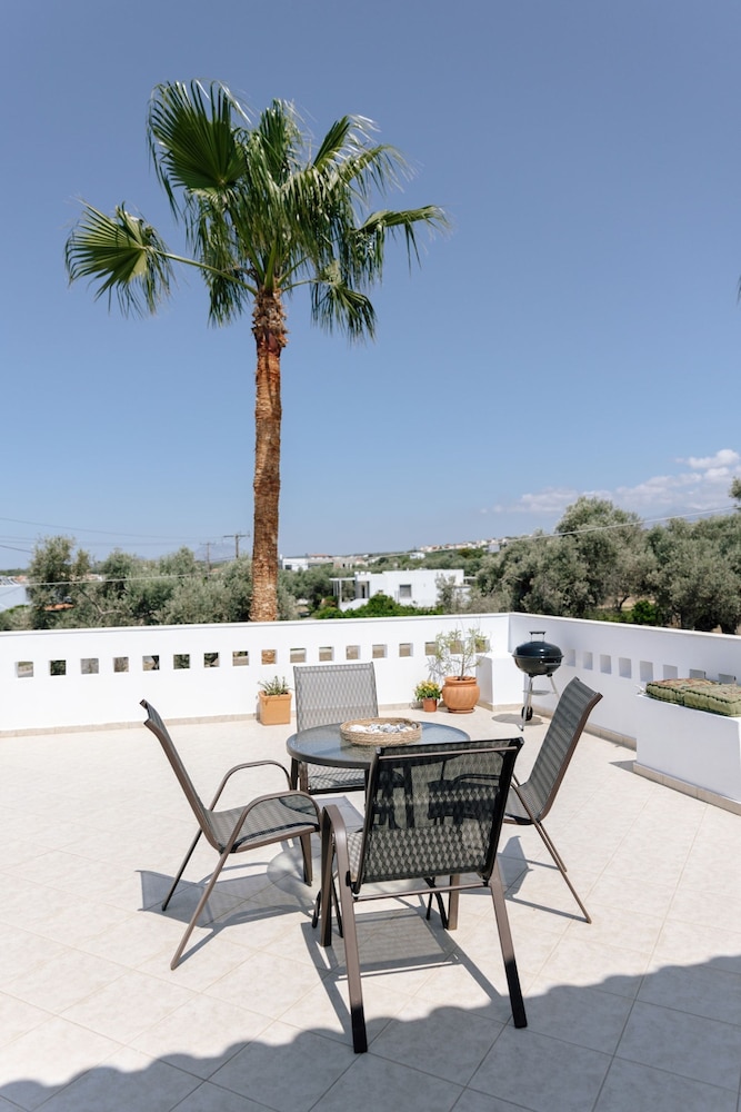 La Hacienda cozy home — 4-Star Luxury Hotel in Pigi, Greece