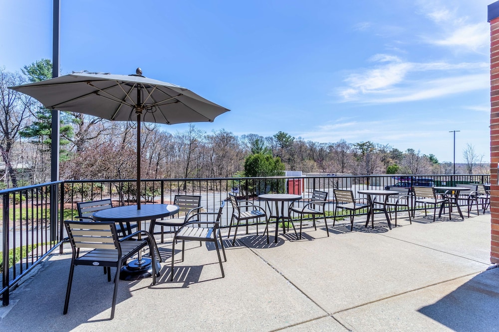 Hampton Inn Boston Peabody - photo 27