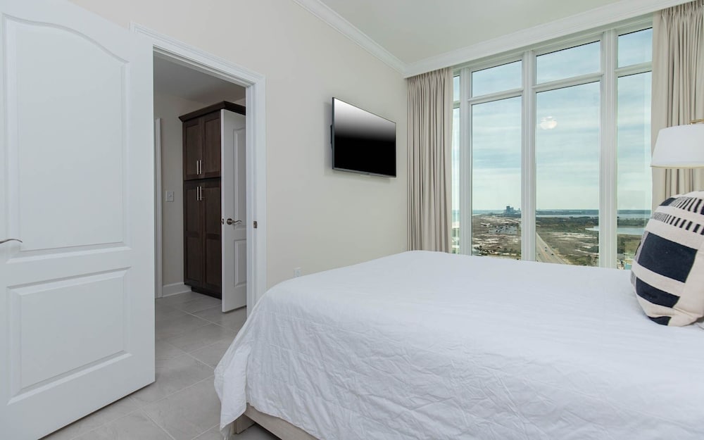 Phoenix Gulf Towers 1701 4 Bedroom Condo - photo 10