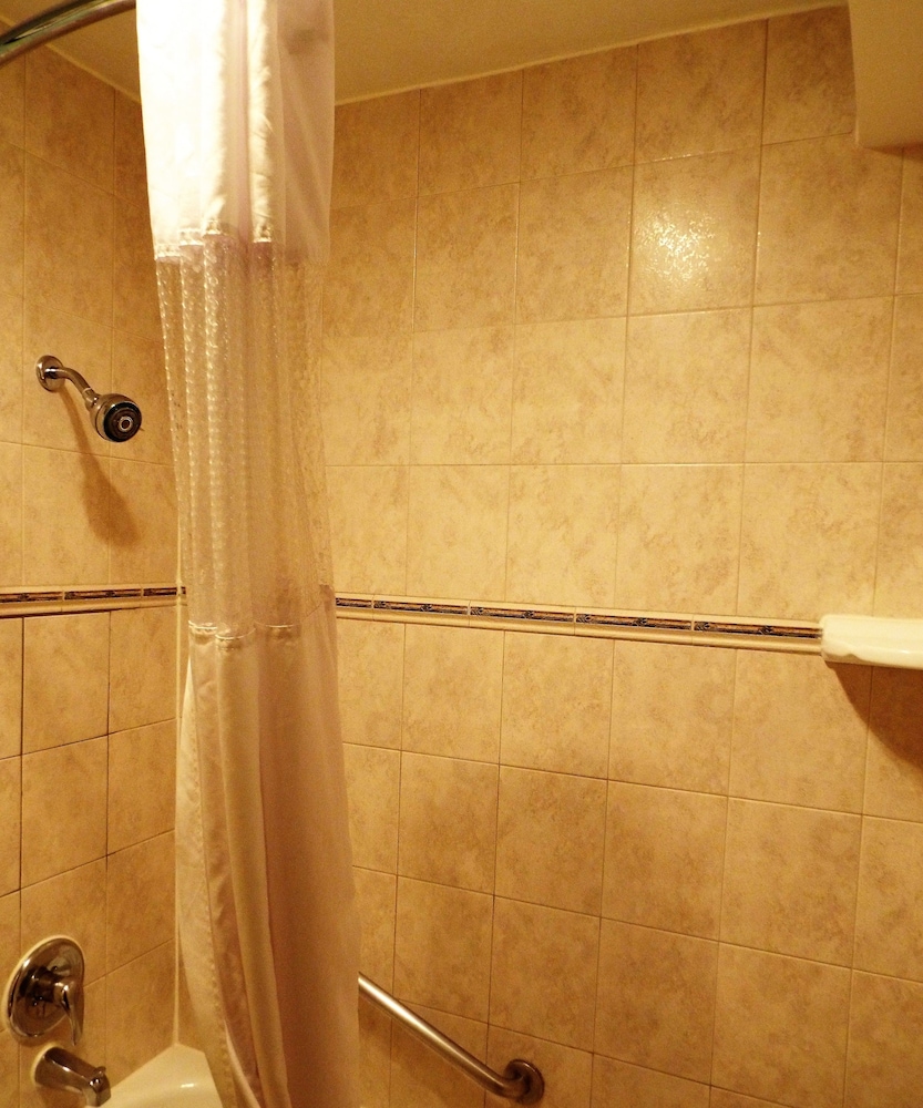 Super 8 by Wyndham Casper East Evansville - photo 32
