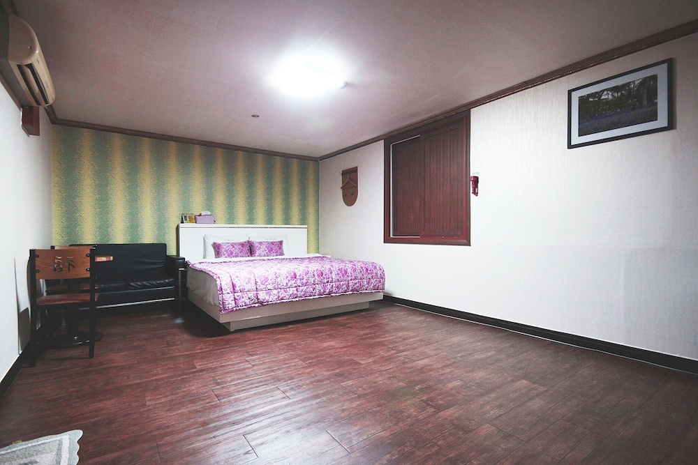 Yangsan Tongdosa W in Yangsan, South Korea