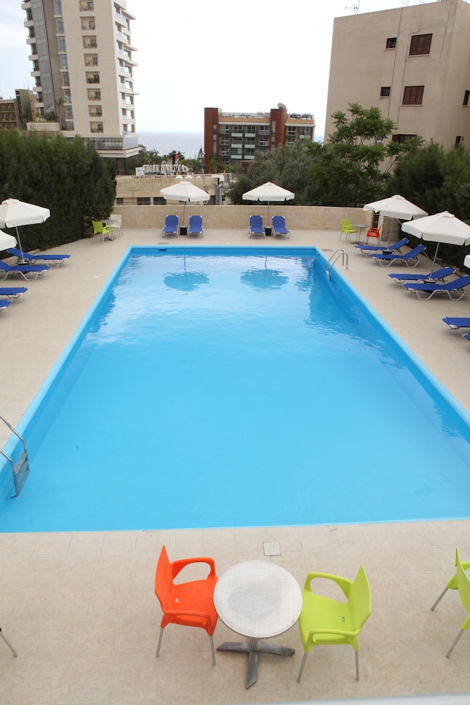 Polyxeni Hotel Apartments — Limassol