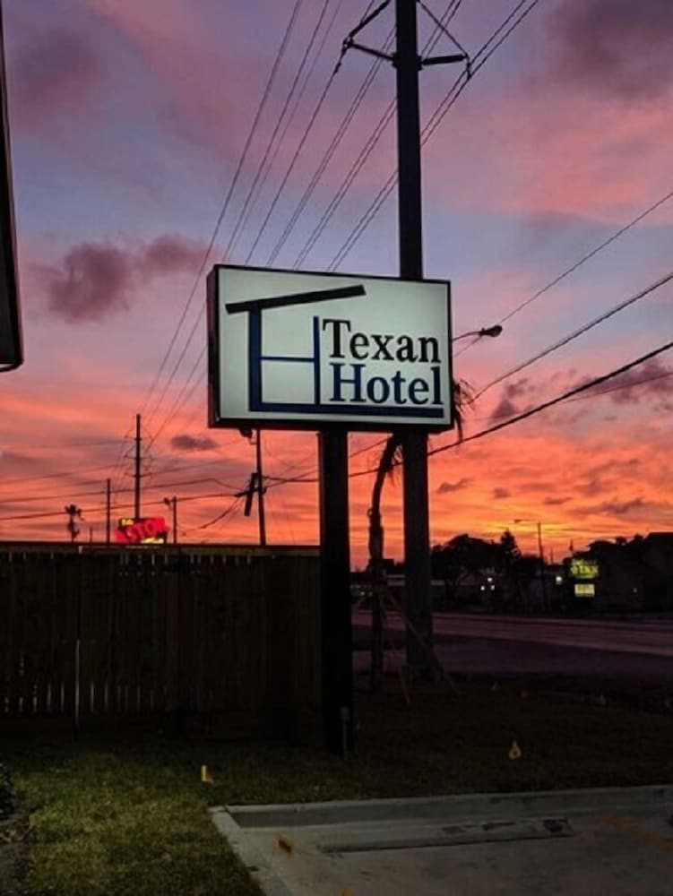 Texan Hotel - photo 22