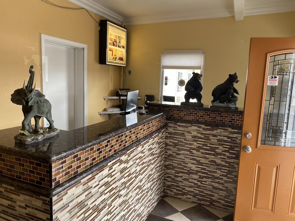 Palace Inn Oxnard - photo 7