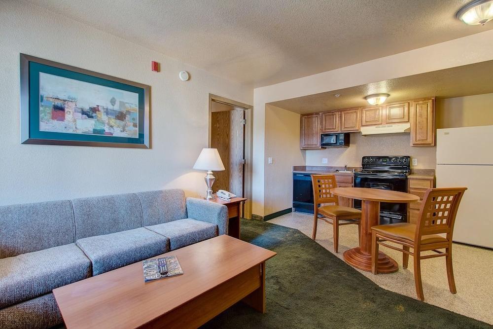 Emerald Suites Las Vegas - photo 12