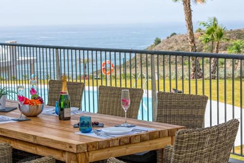 Seaview Luxury 2 Bedrooms Apt in Reserva del Higueron — 4-Star Luxury Hotel in Benalmadena, Spain