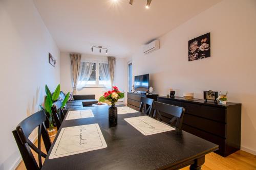 Flexible Selfcheckins 41 Zagreb Luxury Parking Loggia Brand New — 4-Star Luxury Hotel in Zagreb, Croatia