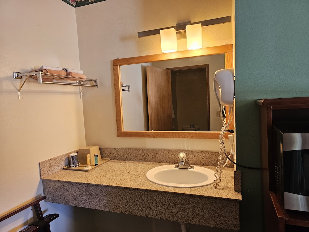 Cle Elum Travelers Inn - photo 25