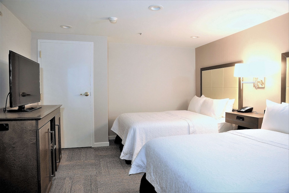 Hampton Inn Alexandria Old Town King St. Metro - photo 10