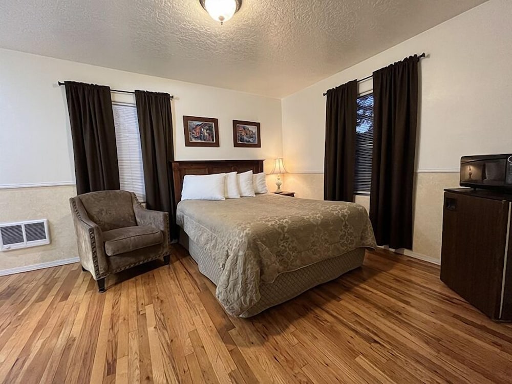 Cascade Motel - photo 12