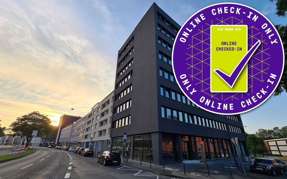 Koncept Hotel International — Koeln