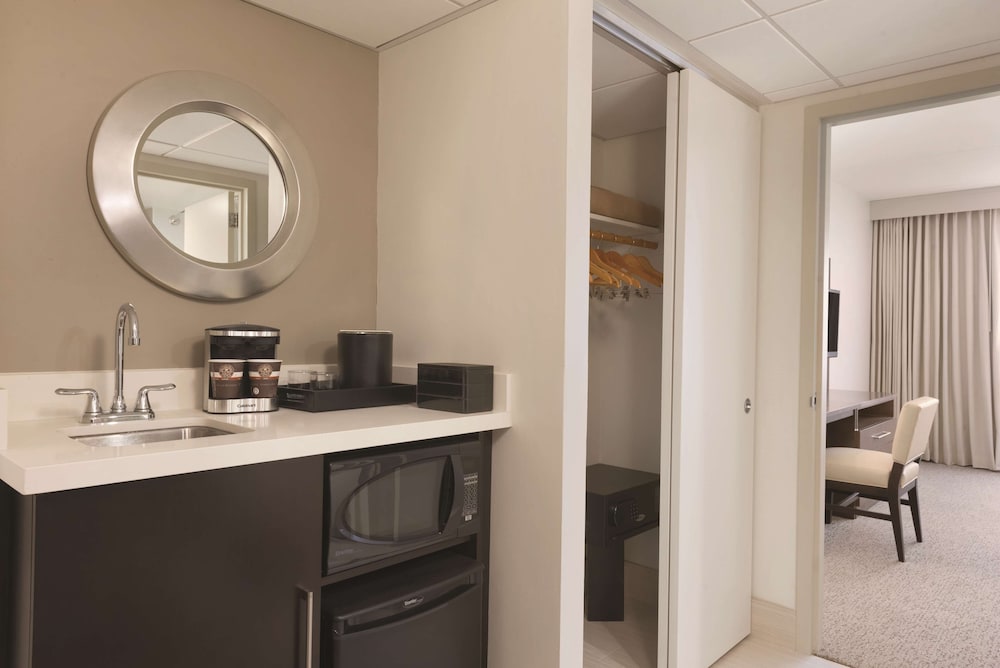 Embassy Suites by Hilton Milwaukee Brookfield - photo 26