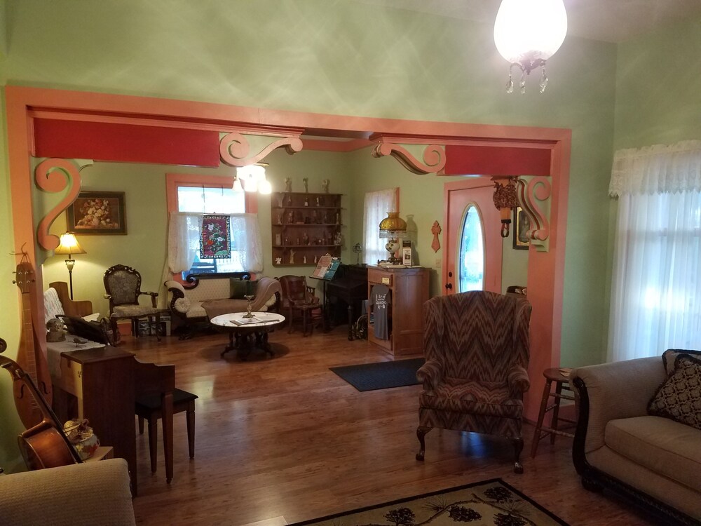 Ozark Country Inn - photo 6