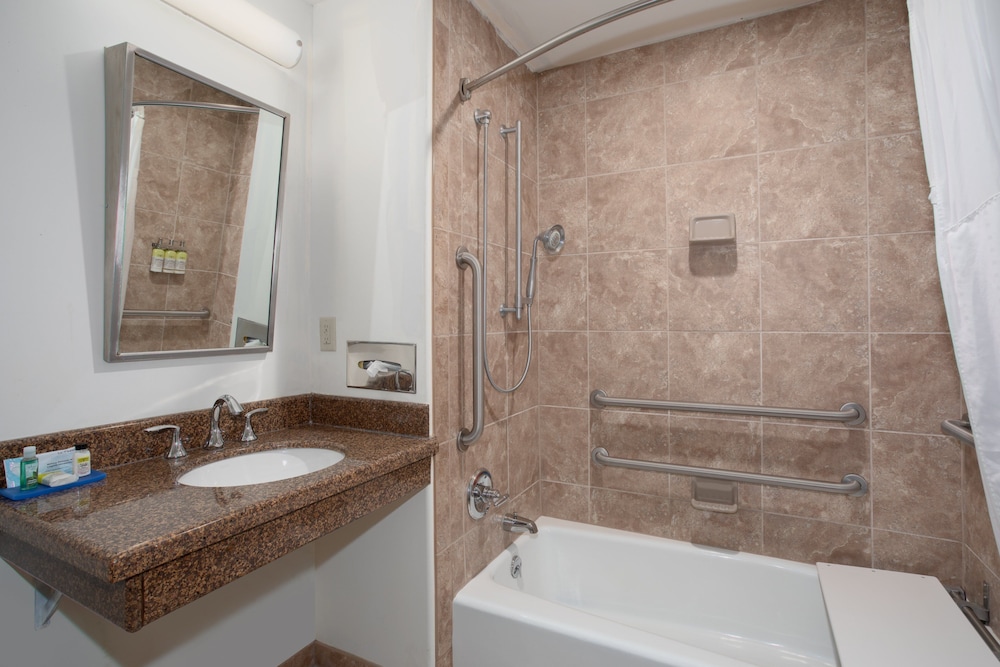 Holiday Inn Express Hotel & Suites Lander by IHG - photo 13