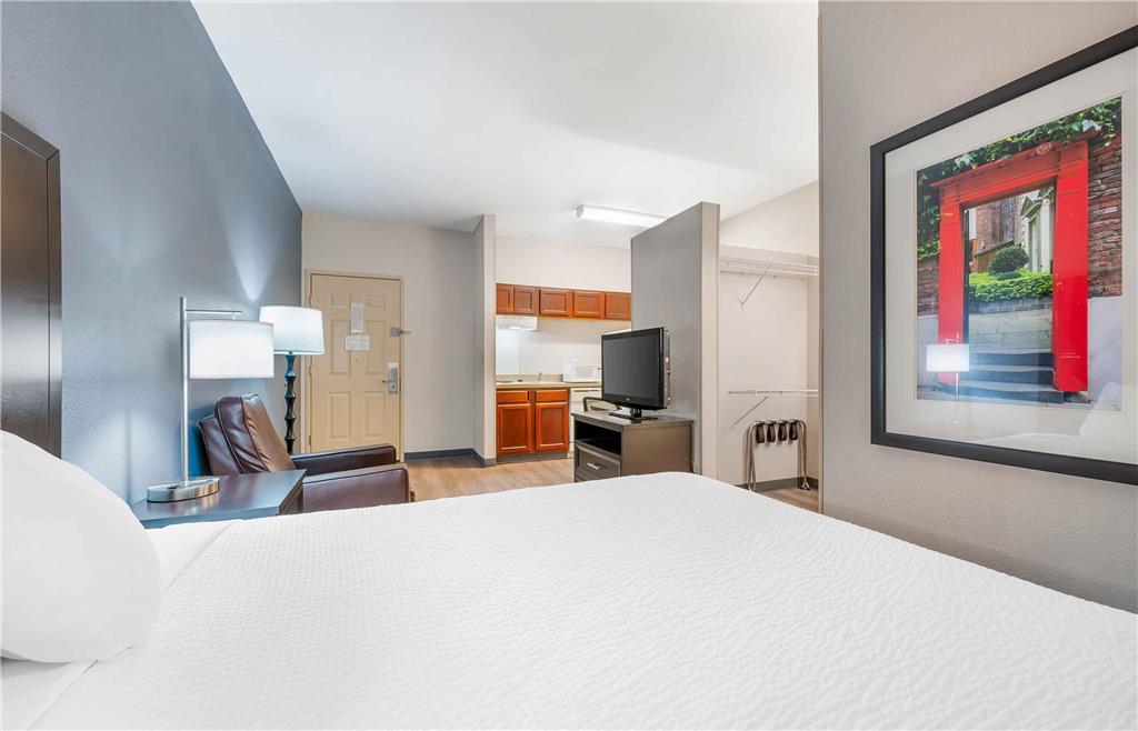 Extended Stay America Suites Indianapolis Airport W Southern - photo 15