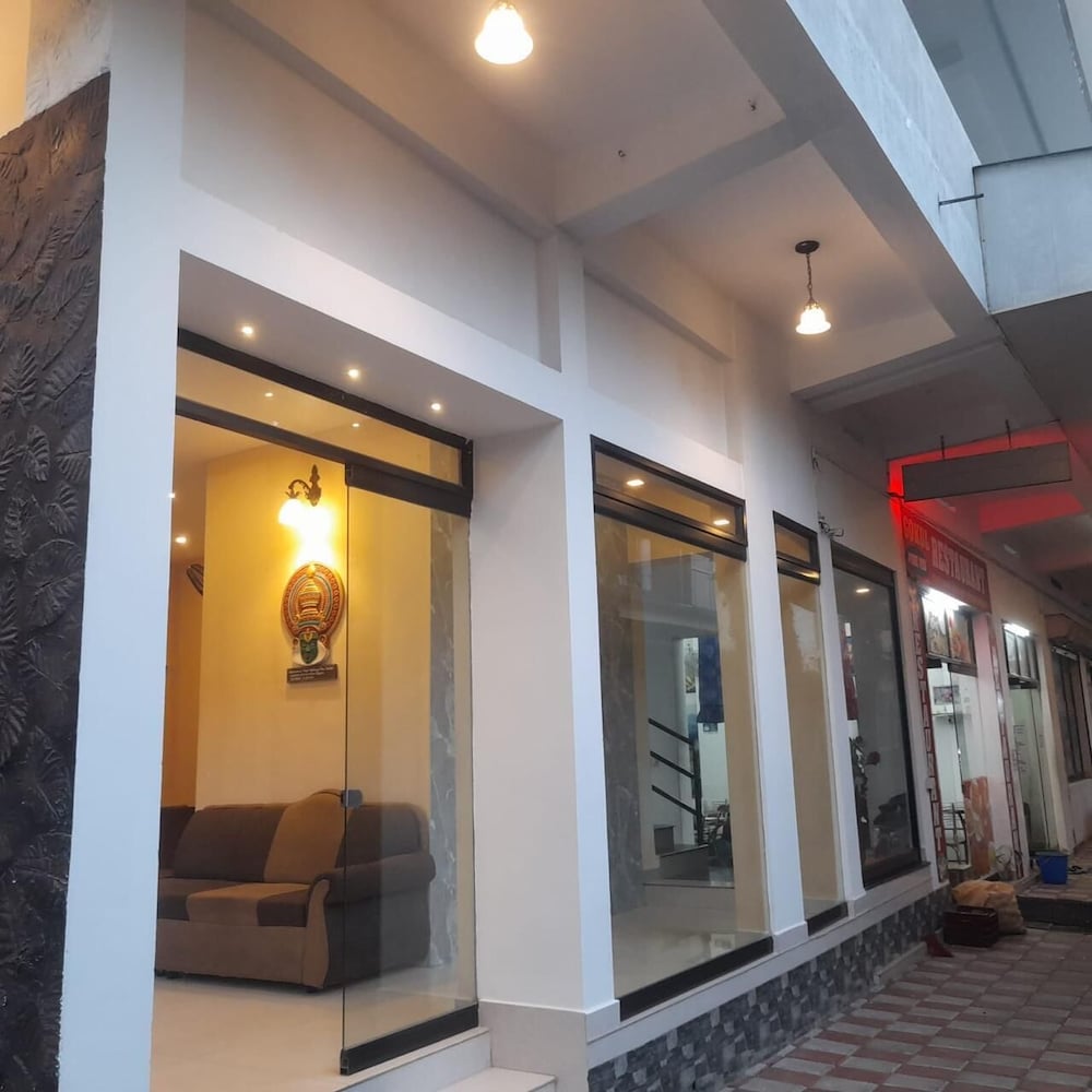 Hotel Highrange Plaza - last minute hotel in Cochin