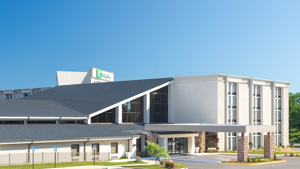 Holiday Inn Roanoke Airport Conference CTR an IHG Hotel - featured photo