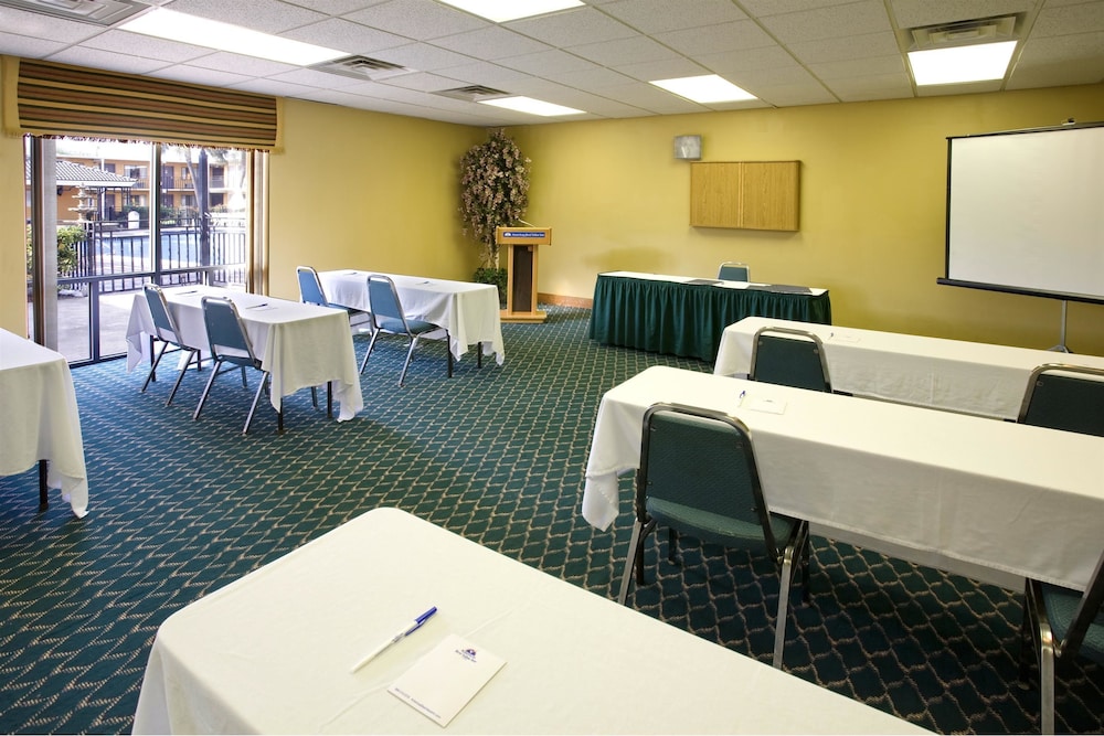 Americas Best Value Inn Laredo - photo 19