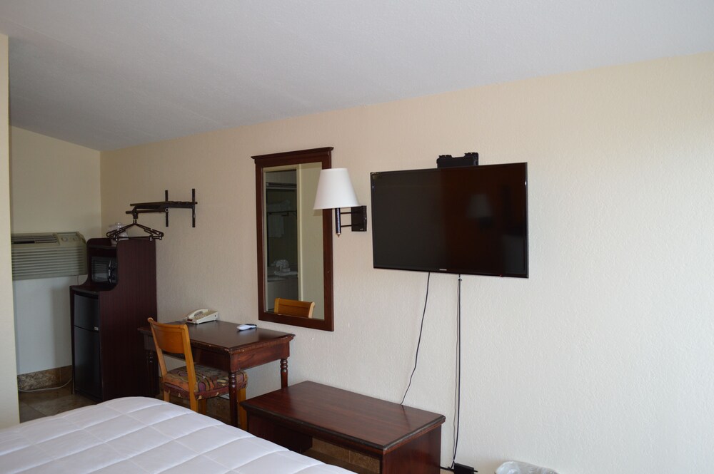 Budget Inn Ft Myers - photo 22