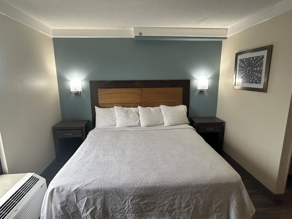 Spark by Hilton Fort Myers - photo 8