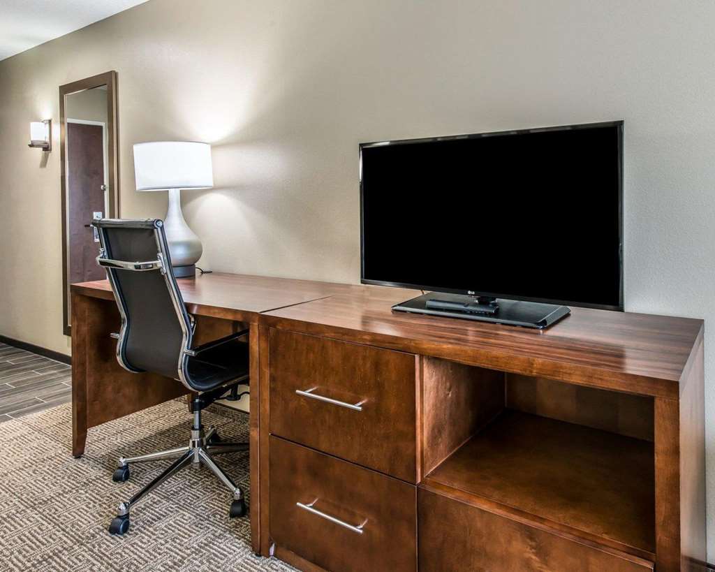Comfort Suites Dunnellon near Rainbow Springs - photo 8