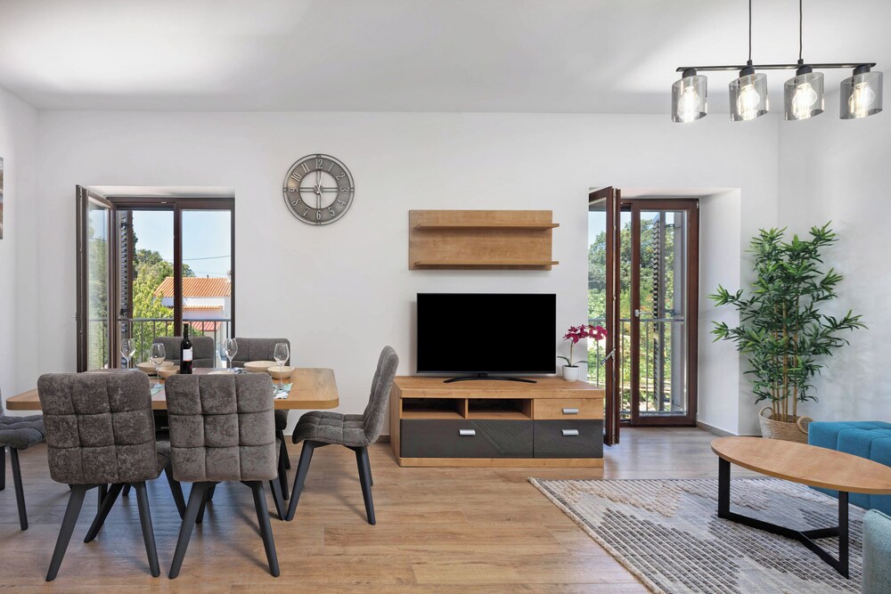 Seafront Apartment Nana — 4-Star Luxury Hotel in Punat, Croatia