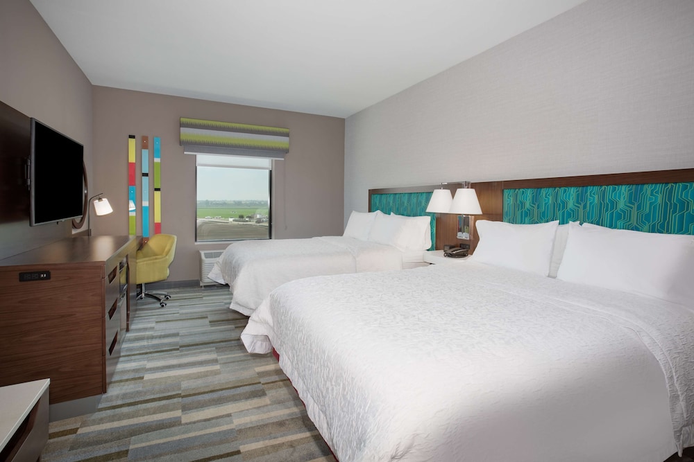 Hampton Inn & Suites Watsonville - photo 22