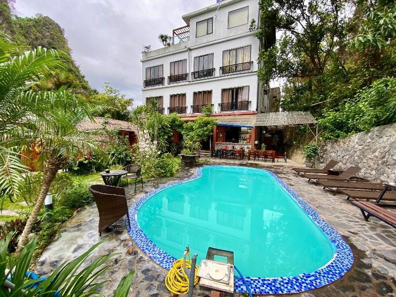Catba Backpackers Sea Vibe Pool Bar And Bungalow 20398306 — Cat Ba