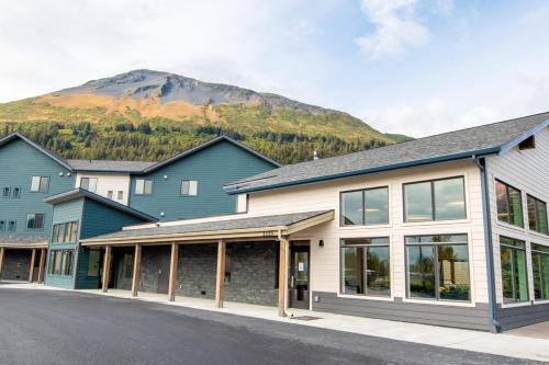 Gateway Hotel - carbon neutral hotel in Seward