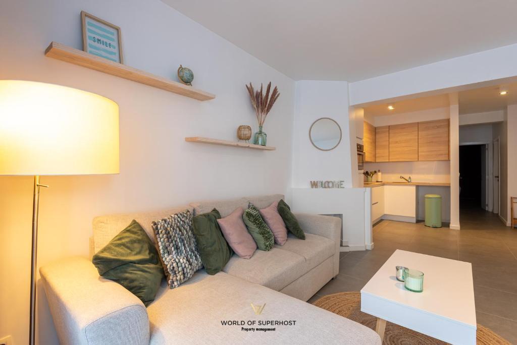 Spacious Apartment Closeby the Sea Up To 6 People — 4-Star Luxury Hotel in Ostend, Belgium