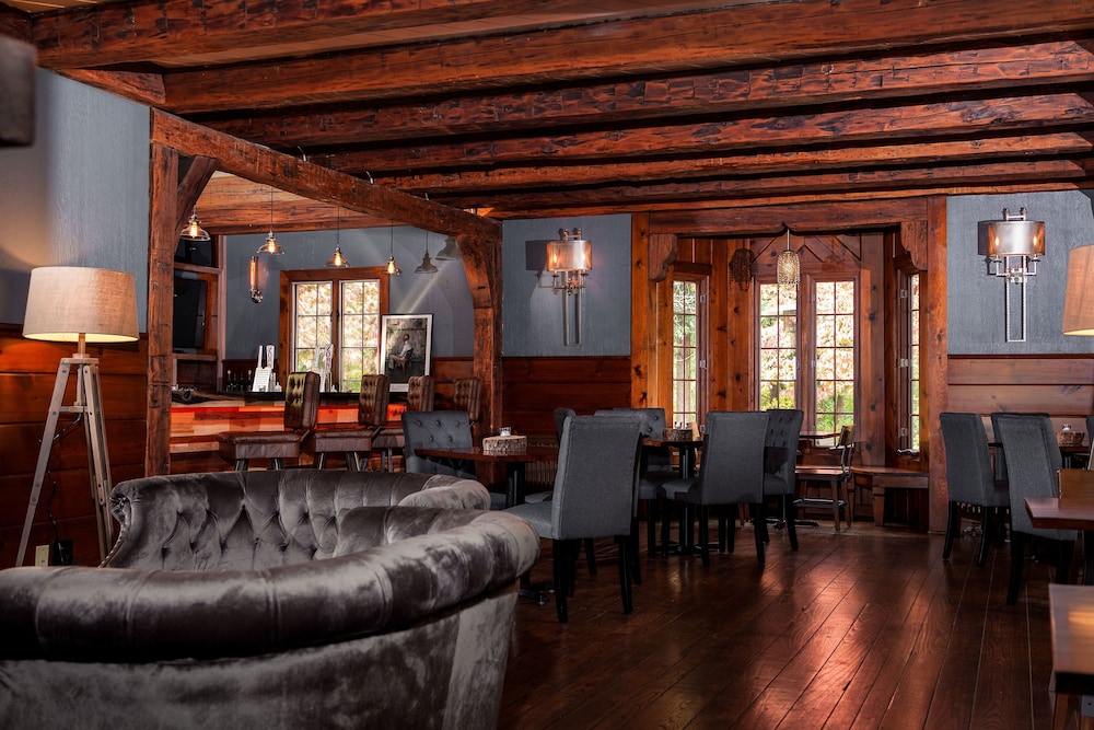 The Brewery Lodge Hotel - photo 11