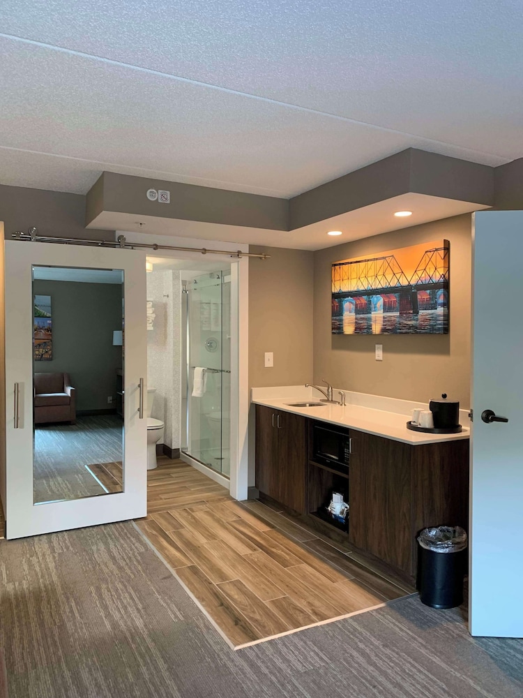 Hampton Inn Harrisburg East - photo 33