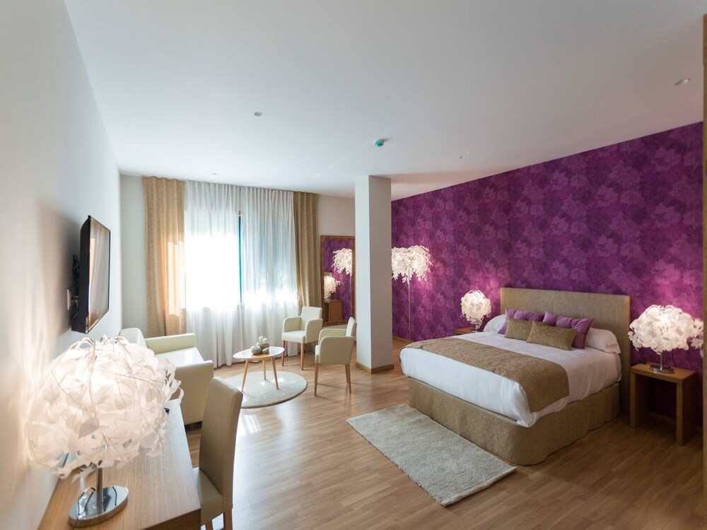 Hotel A Roldana - carbon neutral hotel in Naron