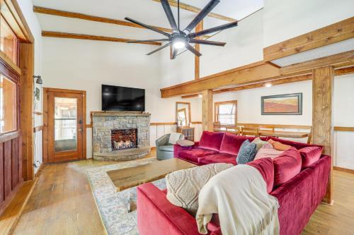 2 Mi To Appalachian State Cabin W Outdoor Spaces 21583672 — Boone