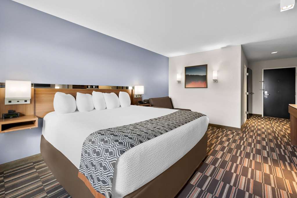 Microtel Inn & Suites by Wyndham Sweetwater - photo 47