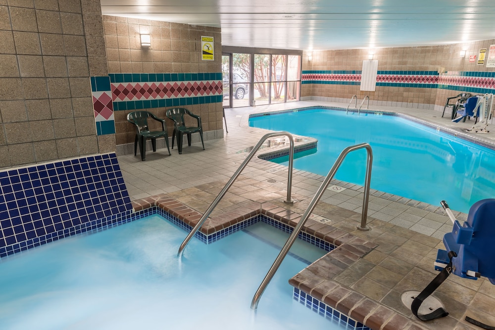 Prime Rate Inn - photo 29
