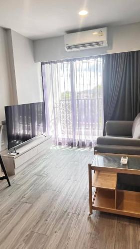 Cozy Spacious Condo Near Beach & Mall With Washing Machine & Smart TV #A09 — 4-Star Luxury Hotel in Hua Hin, Thailand