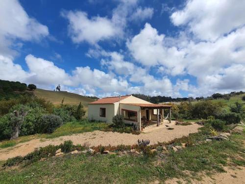 Cosy Clayhouse Quinta Carapeto — 4-Star Luxury Hotel in Sao Luis, Portugal