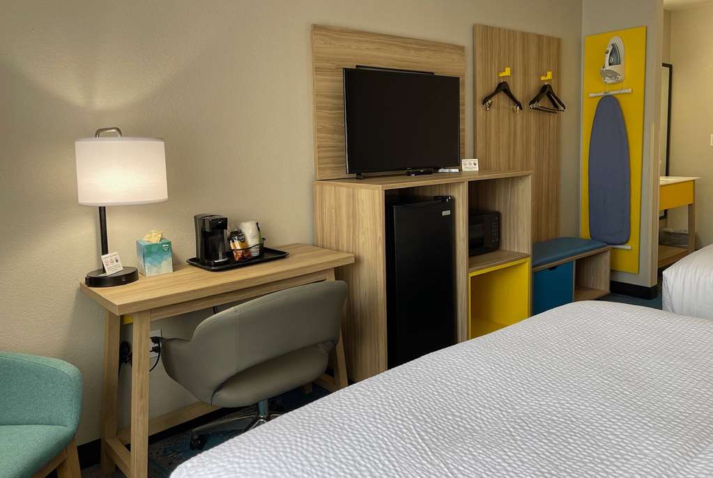 Days Inn by Wyndham Imlay City - photo 15