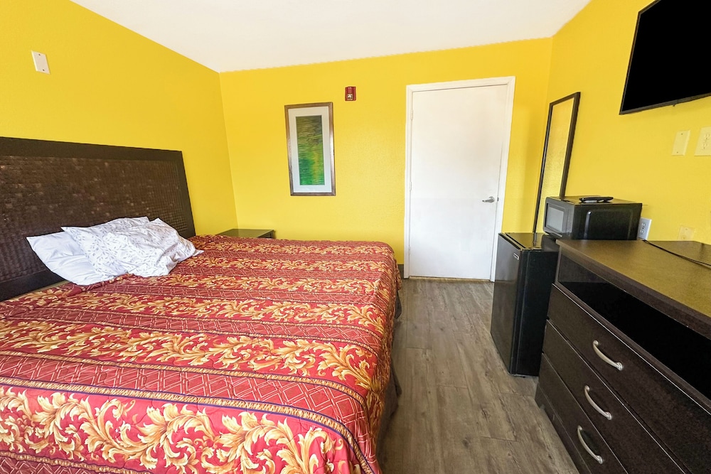 Luxury Inn by OYO Albany - photo 20