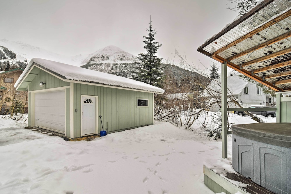 Cabin with Hot Tub And Views 1 Mile To Alyeska Resort - photo 21