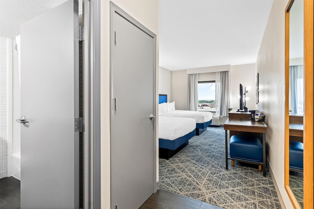 Hampton Inn Laramie - photo 16