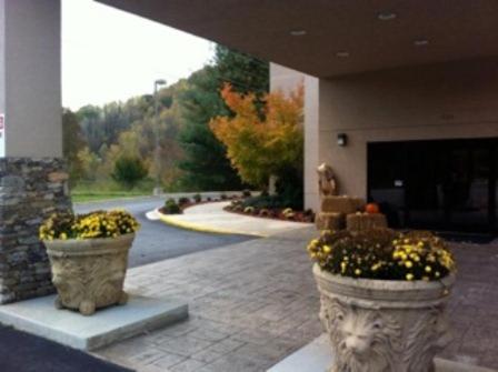 Smoky Mountain Inn & Suites - photo 10