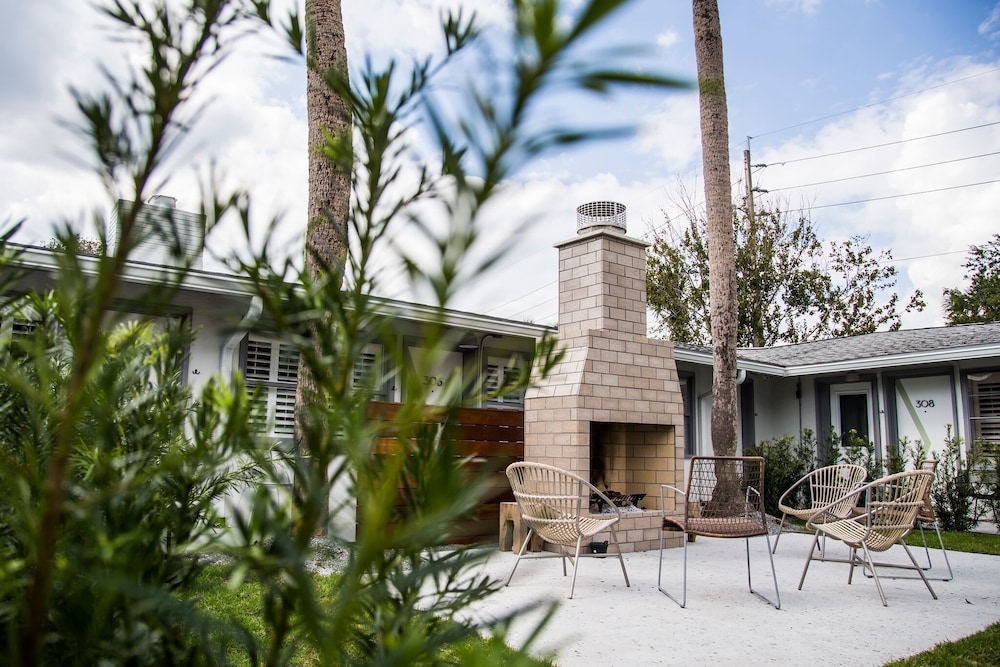 The Hotel Palms Courtyard - photo 64