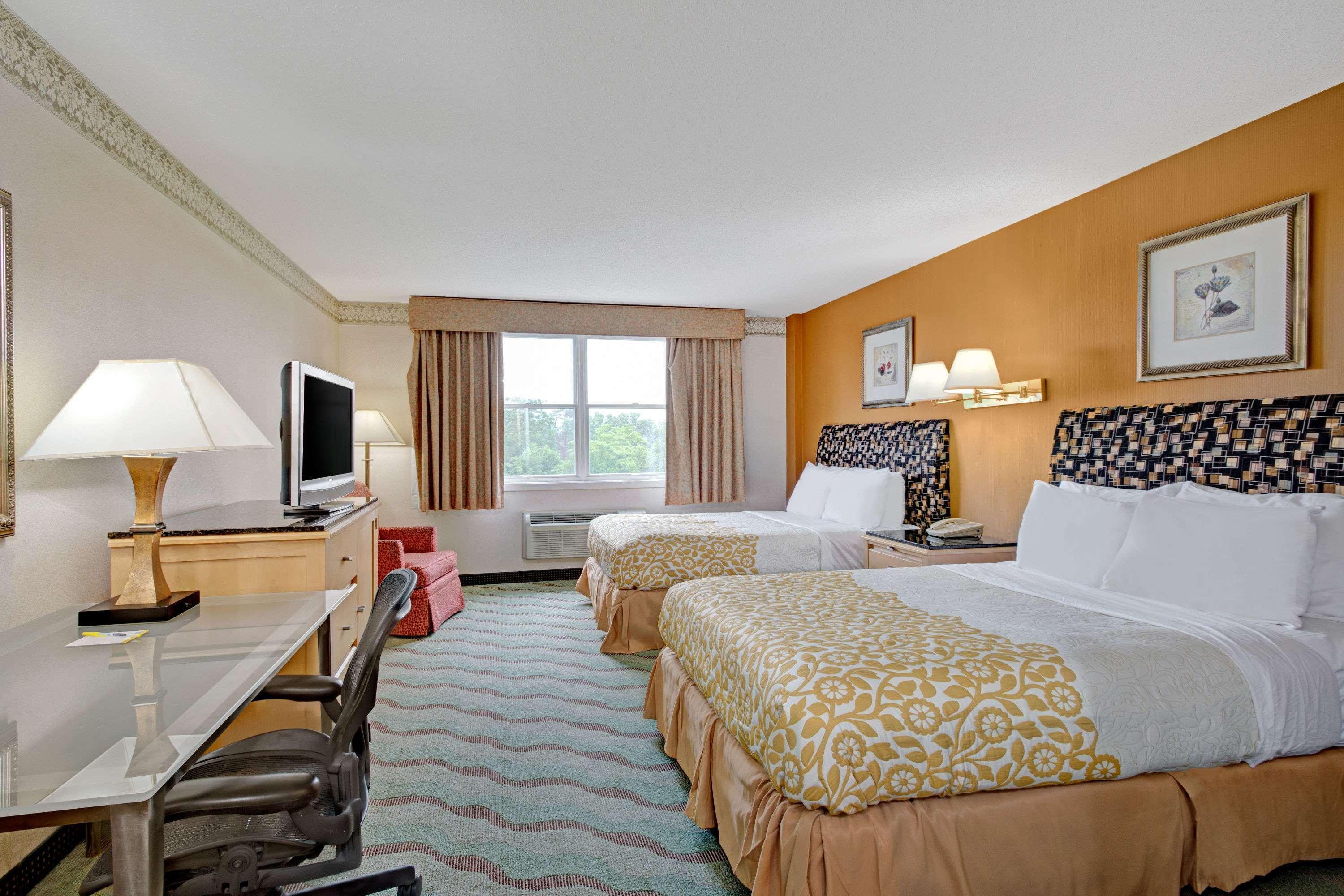 Methuen Inn and Conference Center - photo 6